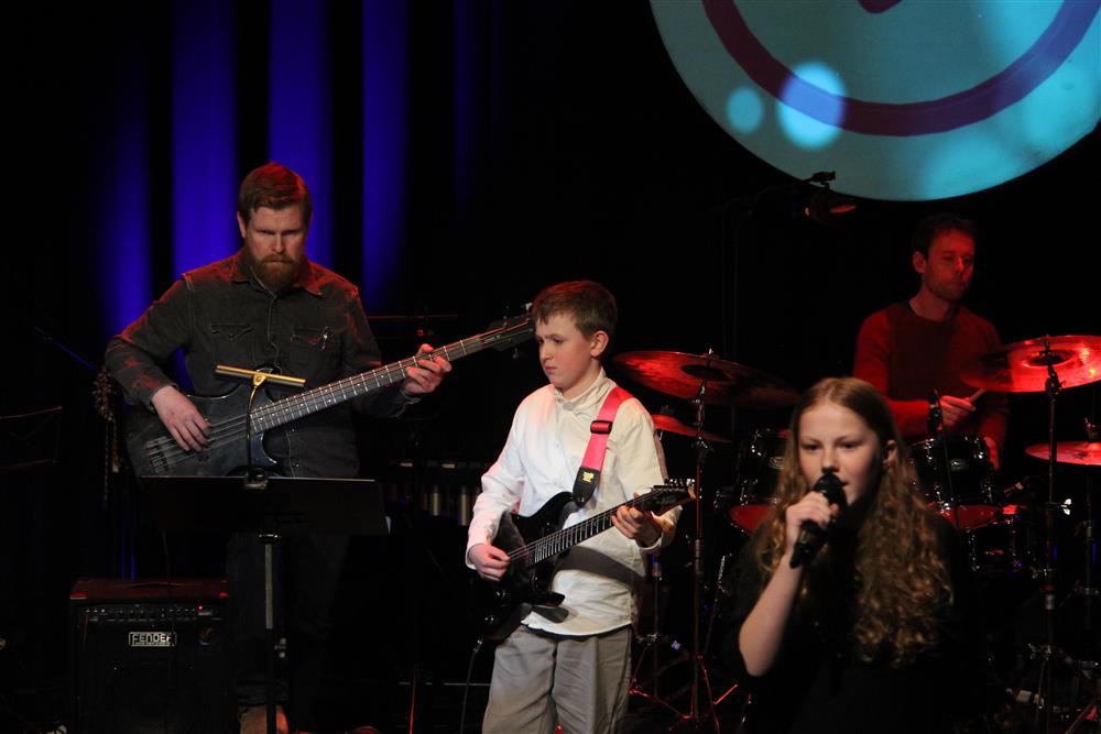 konsert med barn og unge - Klikk for stort bilde