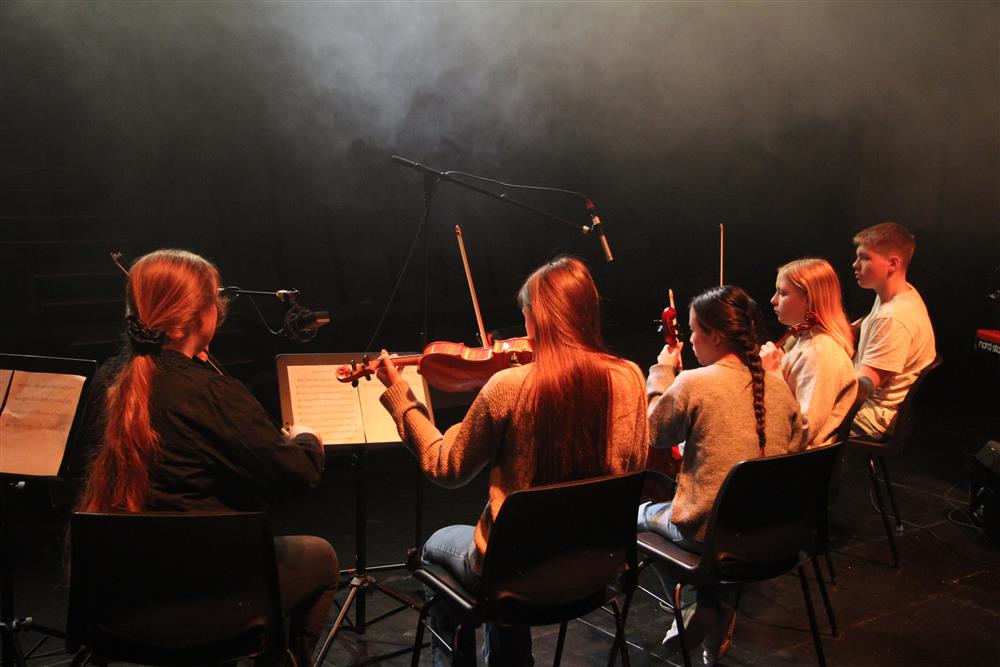 konsert med barn og unge - Klikk for stort bilde