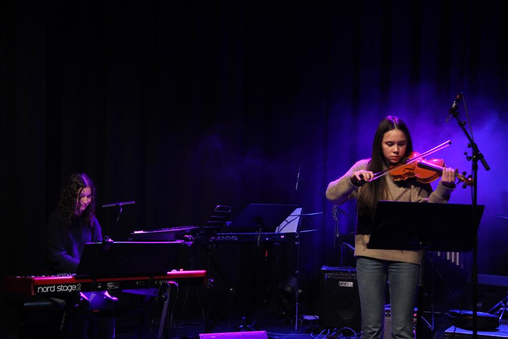 konsert med barn og unge - Klikk for stort bilde