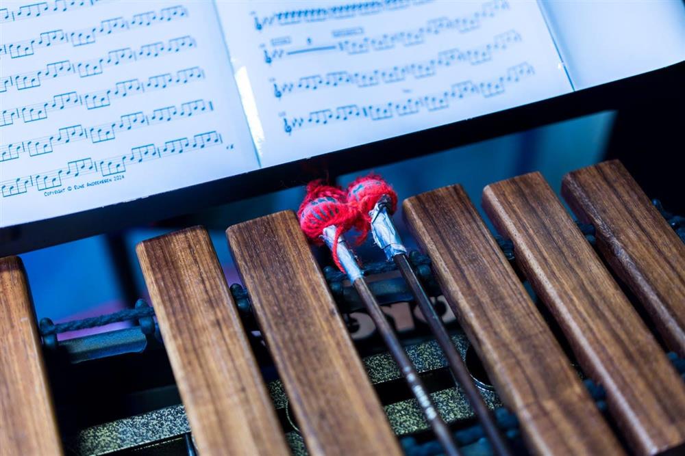 elever som spiller i band - Klikk for stort bilde