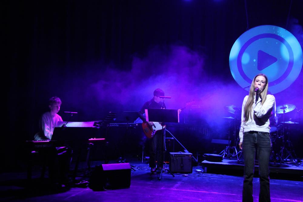 konsert med barn og unge - Klikk for stort bilde
