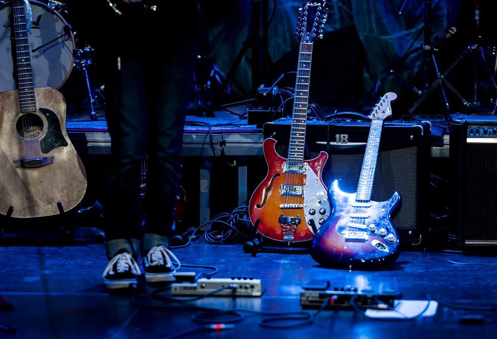 elever som spiller i band - Klikk for stort bilde