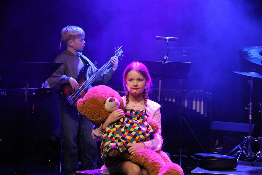 konsert med barn og unge - Klikk for stort bilde